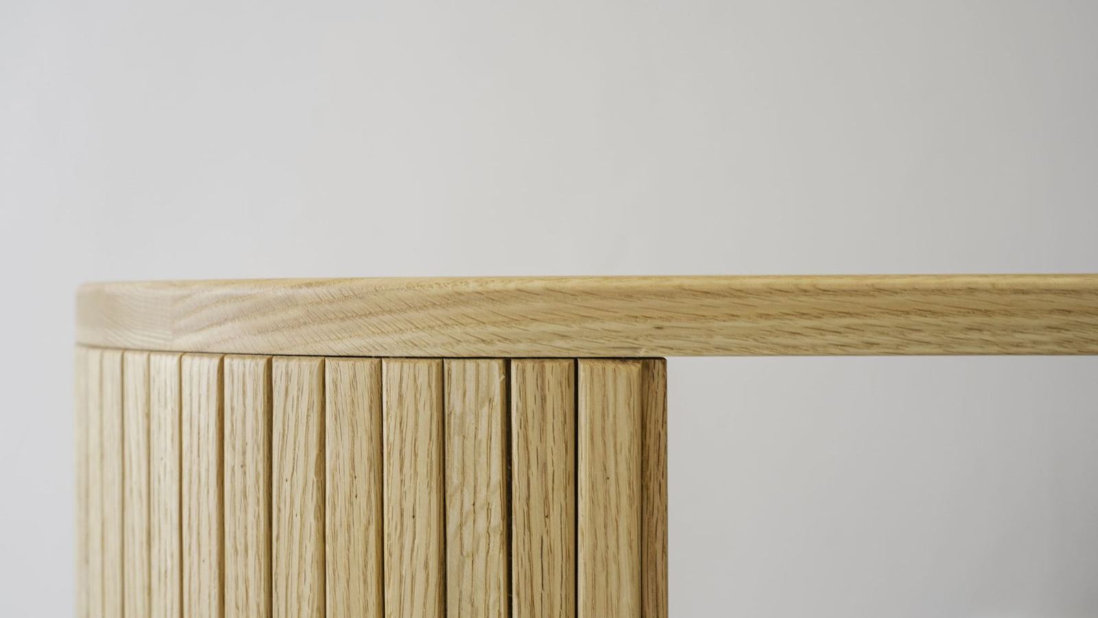Oak edge with fluted base, TACT